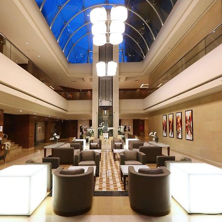 Hotel Ramada Plaza By Wyndham Beirut Raouche Esterno foto