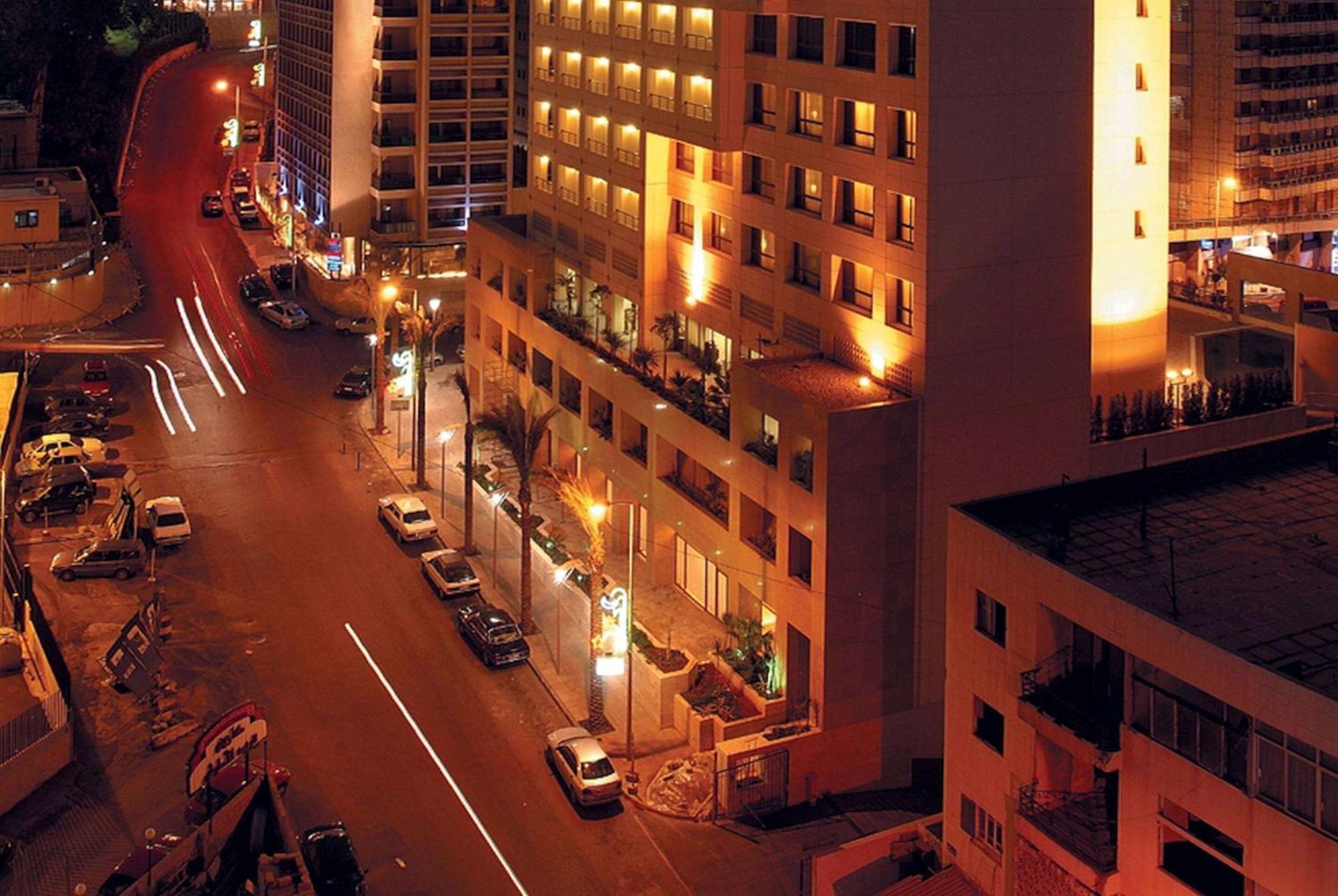 Hotel Ramada Plaza By Wyndham Beirut Raouche Esterno foto