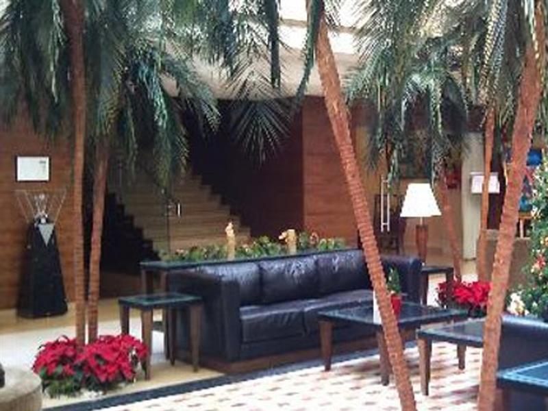 Hotel Ramada Plaza By Wyndham Beirut Raouche Esterno foto