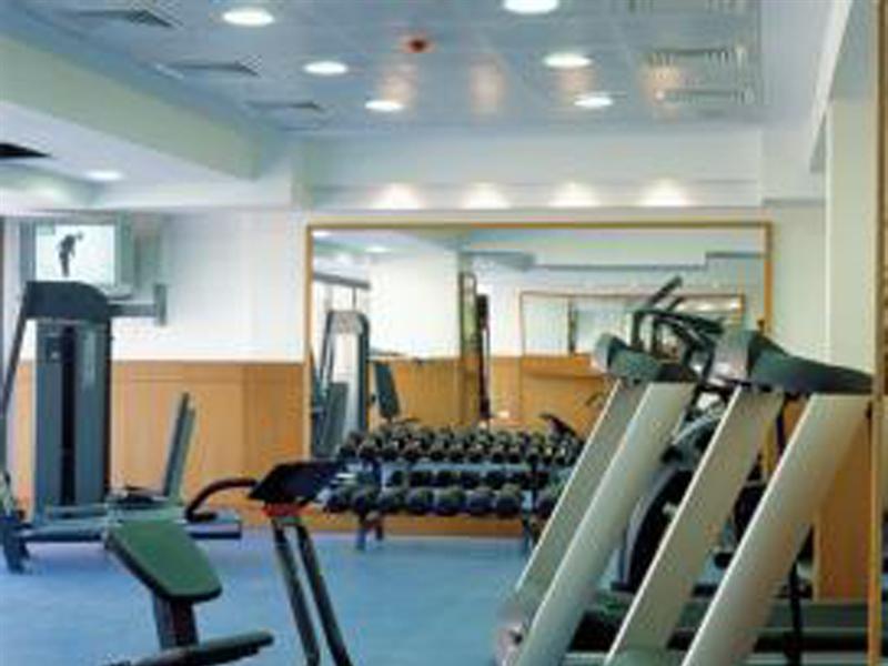 Hotel Ramada Plaza By Wyndham Beirut Raouche Esterno foto