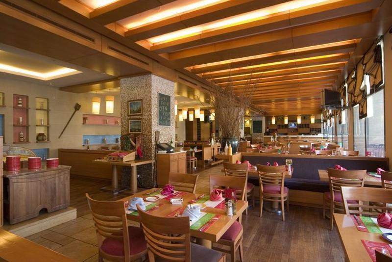Hotel Ramada Plaza By Wyndham Beirut Raouche Esterno foto