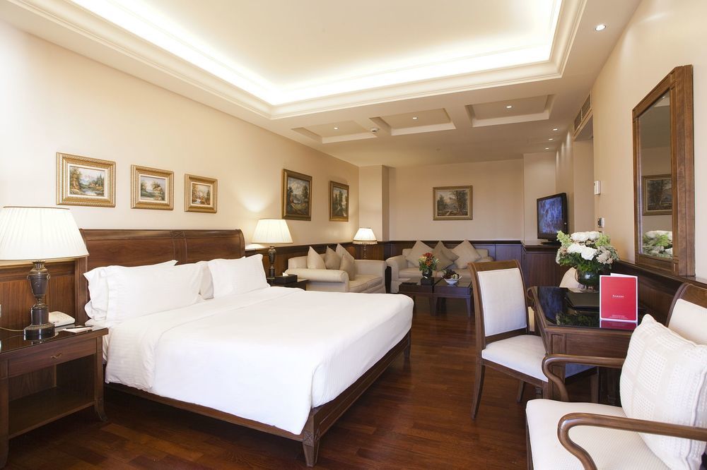 Hotel Ramada Plaza By Wyndham Beirut Raouche Esterno foto